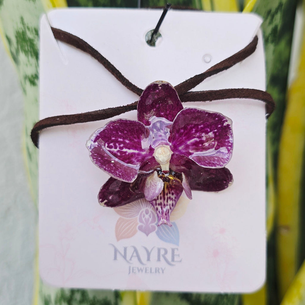 Collar orquídea Phalaenopsis con cordon ajustable