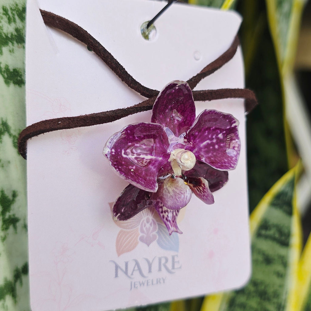 Collar orquídea Phalaenopsis con cordon ajustable
