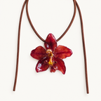 Collar con cuerito sintético orquídea Odontoglossum