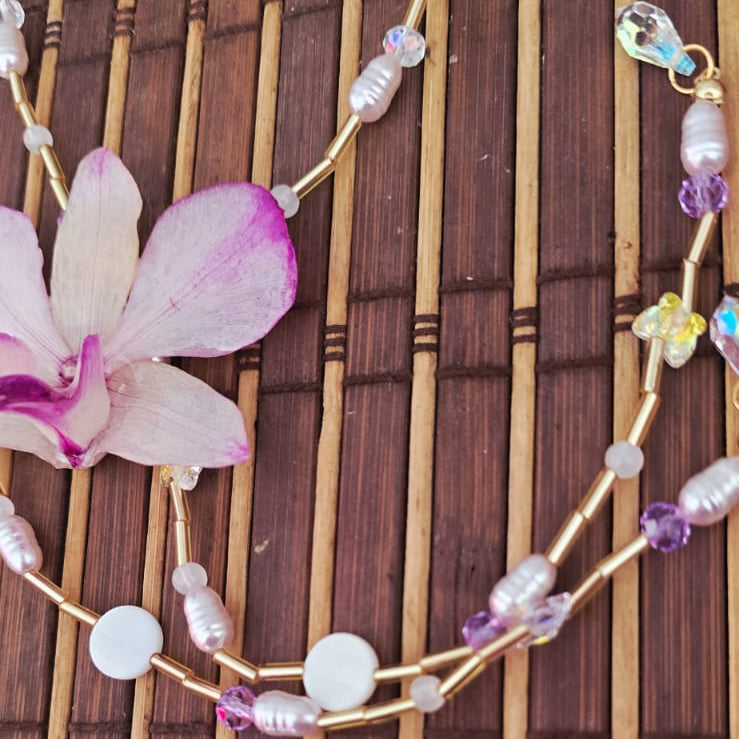Collar orquídea con Canutillo y perla de resina