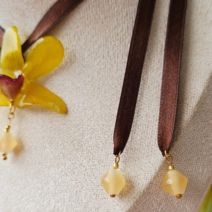 Collar de orquídea con cinta ajustable