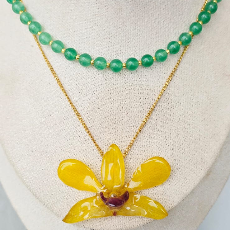 Collar Dendrobium con piedra de Ágata