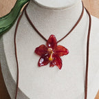 Collar con cuerito sintético orquídea Odontoglossum